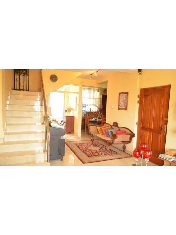 Appartement Frangipani à Dehiwala-Mont Lavinia Extérieur photo
